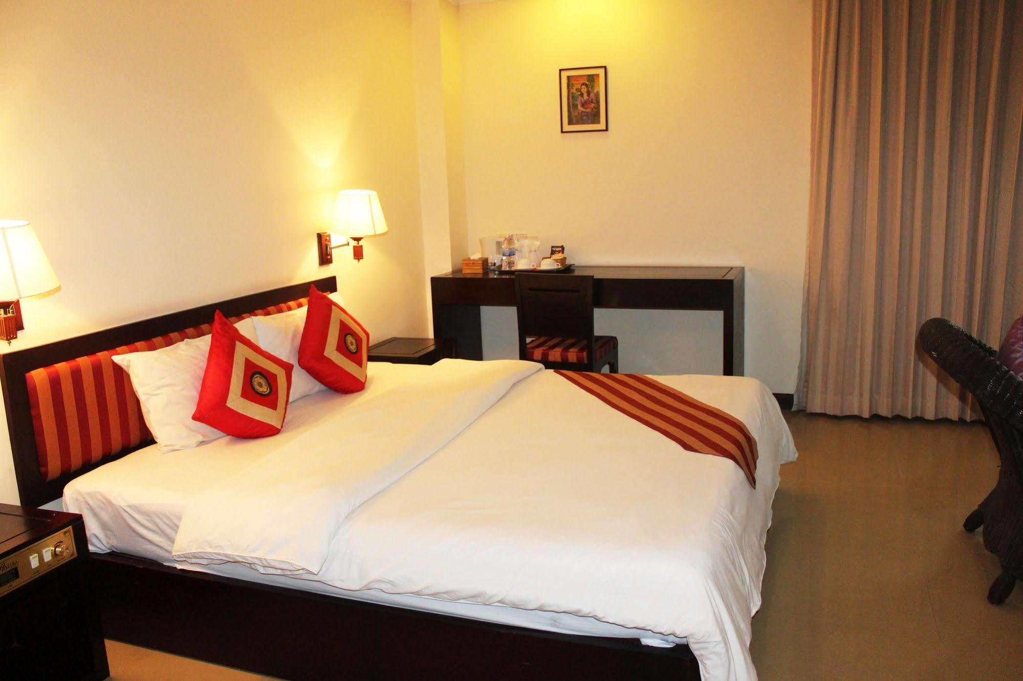 Angkor Riviera Hotel Сиемрип Экстерьер фото