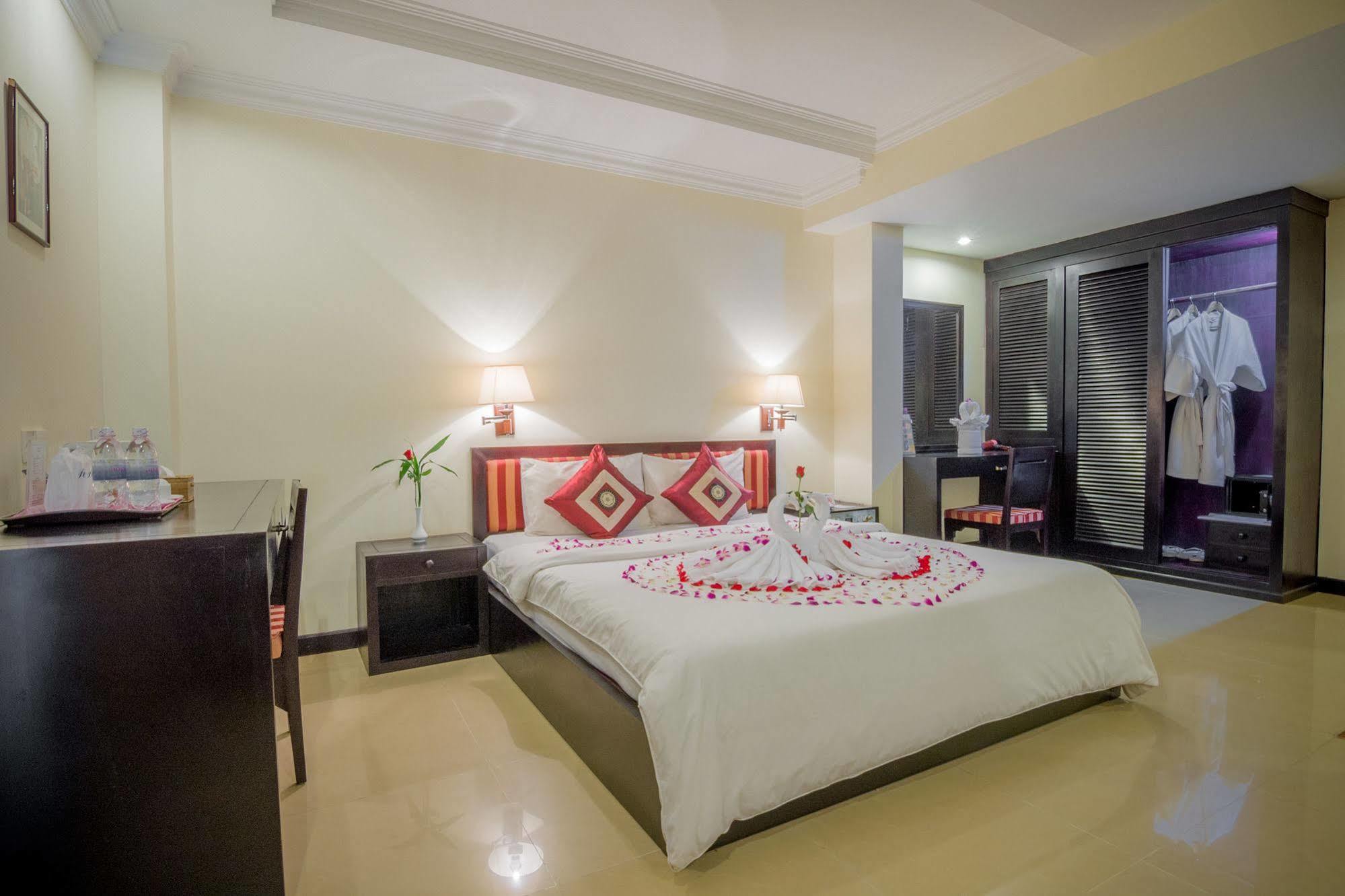 Angkor Riviera Hotel Сиемрип Экстерьер фото