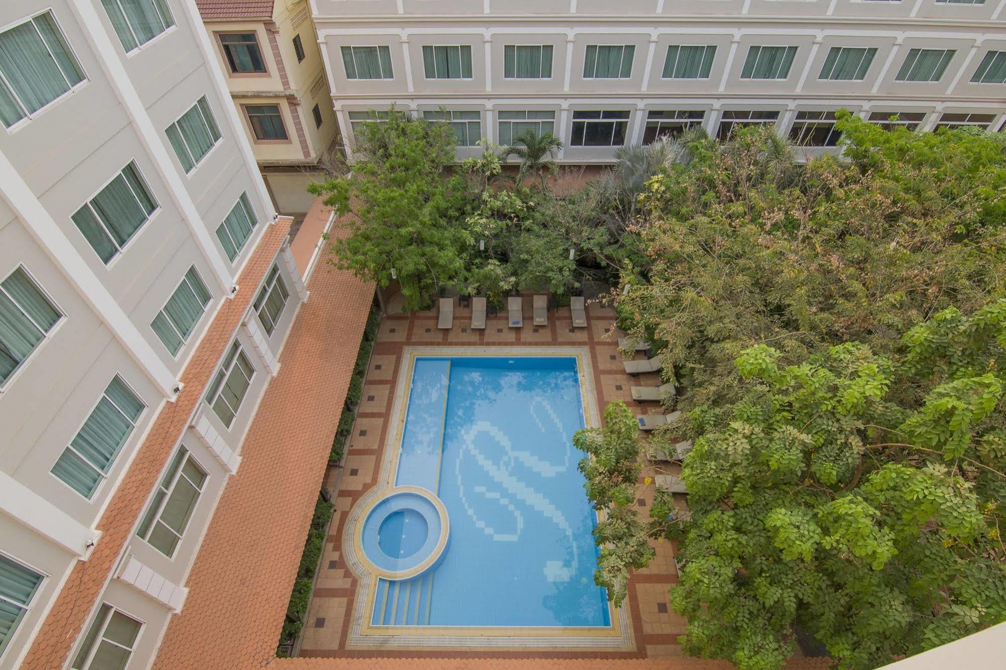 Angkor Riviera Hotel Сиемрип Экстерьер фото